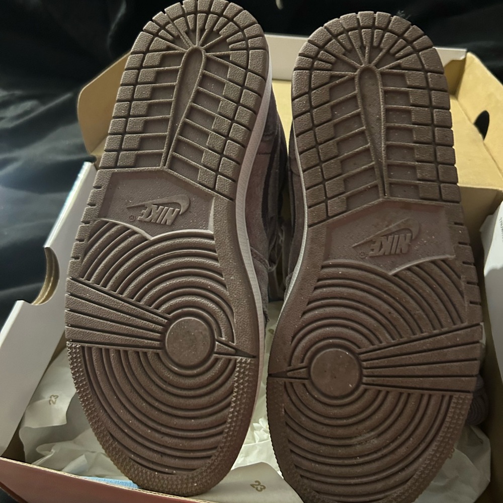 Jordan Women's Brown Sneakers